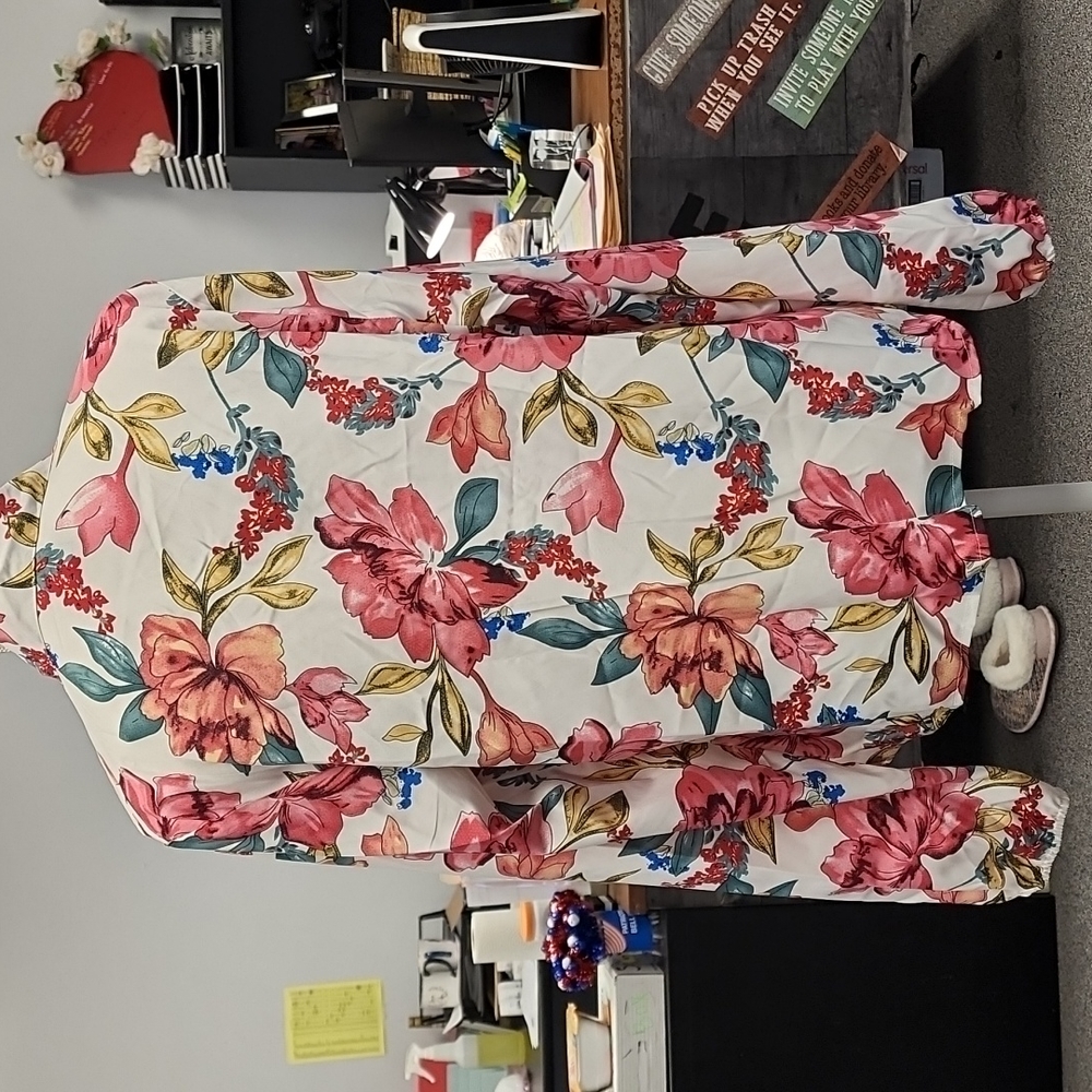 Blouse - Picture 2 of 4